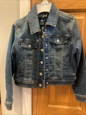 Cat & Jack Medium Wash Denim Jacket in Blue